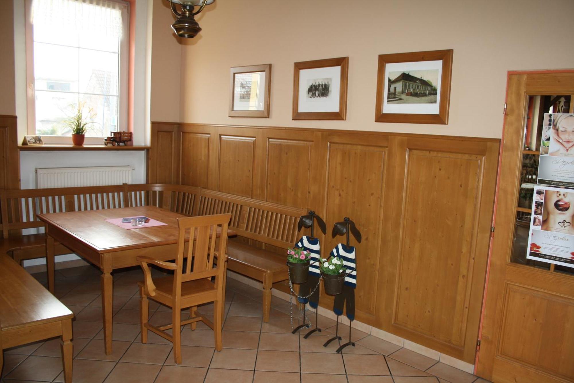 Hotel Bouček Mochov Buitenkant foto