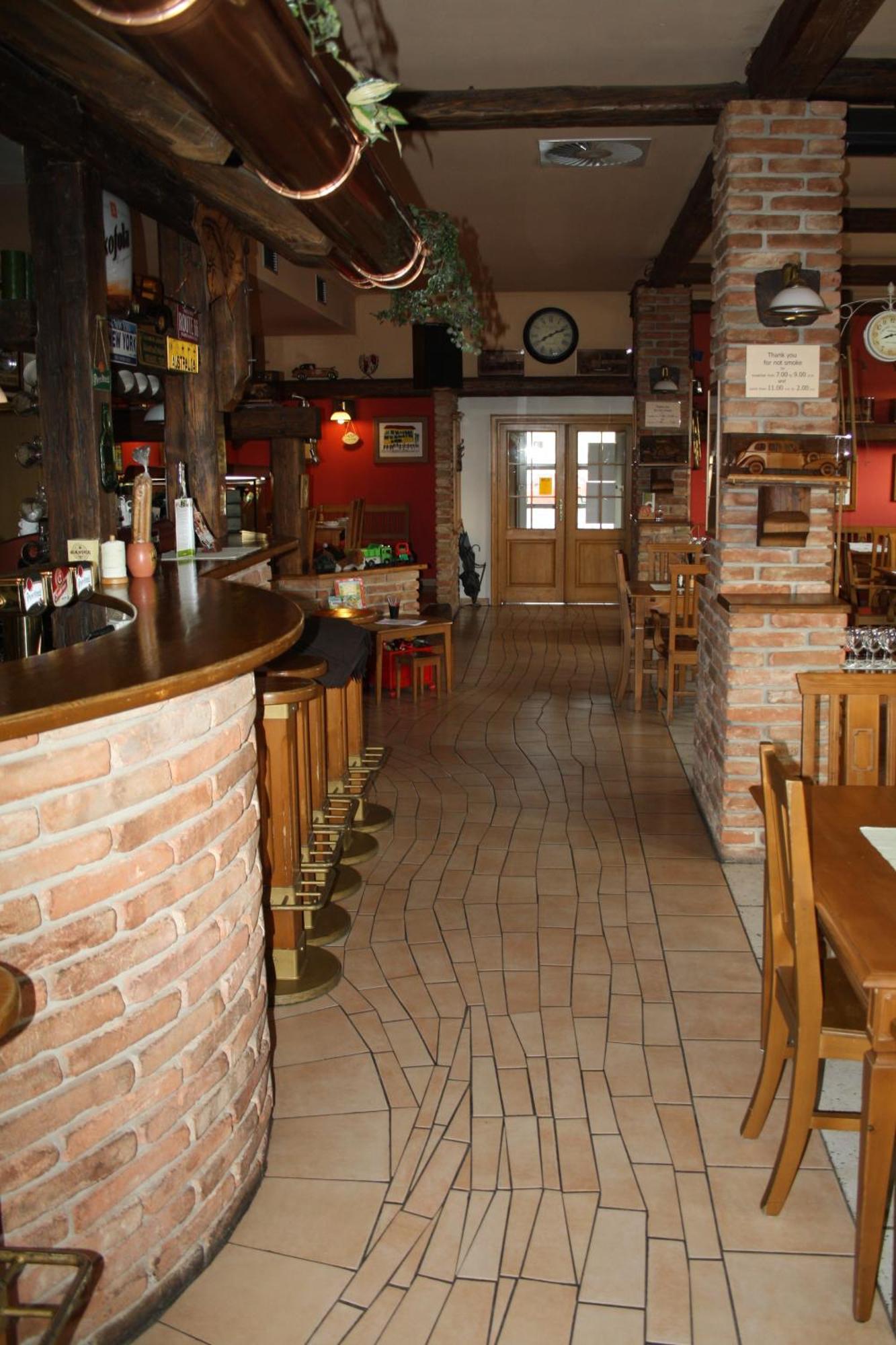 Hotel Bouček Mochov Buitenkant foto